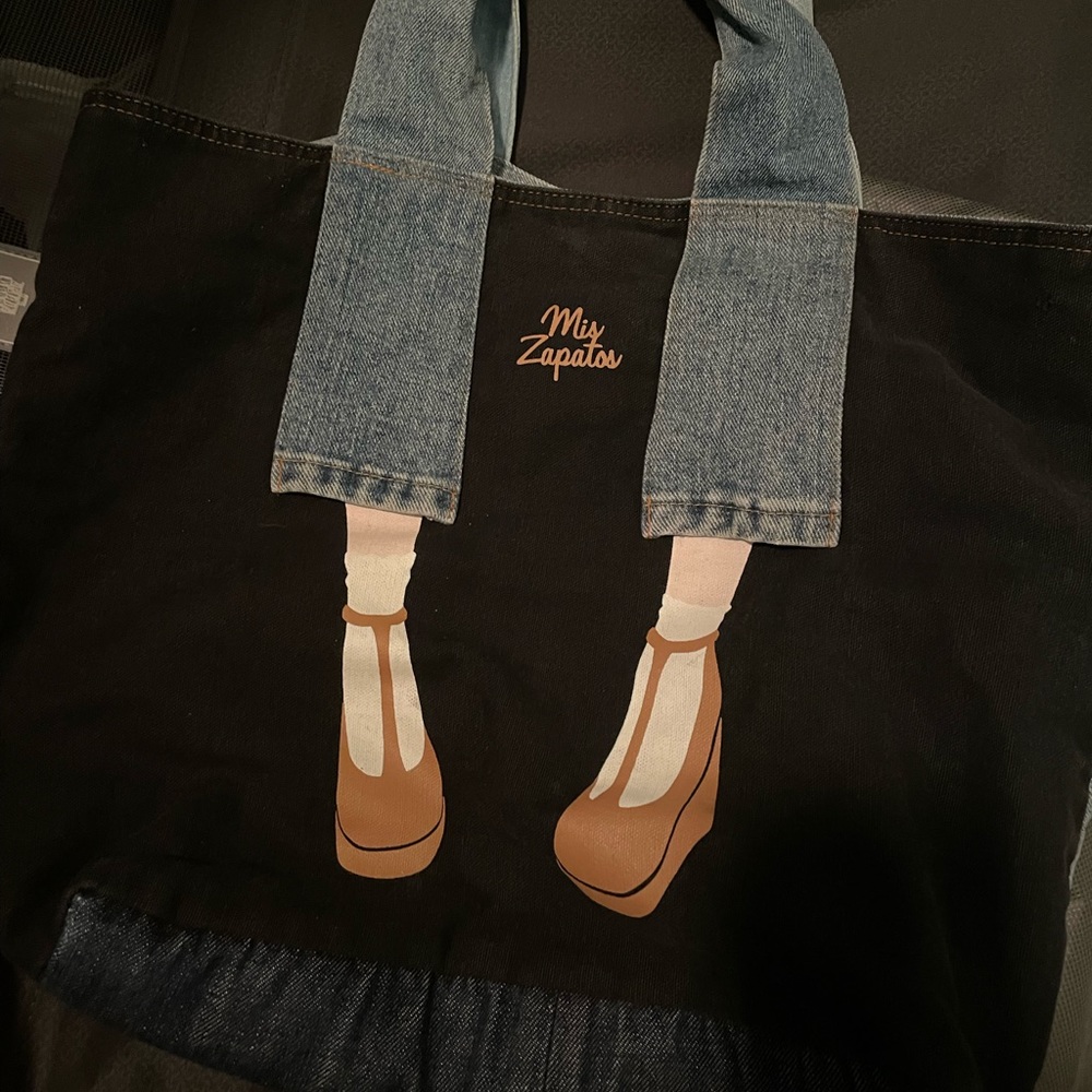 Mis Zapatos Tote Bag